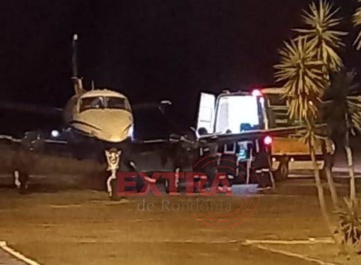 VÍDEO: em Vilhena, avião UTI decola levando gestante de gêmeos em estado grave para Porto Velho