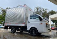Eyder Brasil realiza entrega de veículo utilitário em Ariquemes