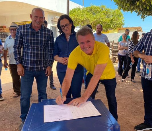Luizinho Goebel participa do lançamento de asfalto urbano, calçada na avenida e construção de praça em Cerejeiras