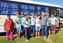 Ezequiel Neiva entrega ônibus adaptado para a APAE de Cerejeiras