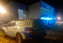 Dupla armada com punhal assalta mulher quando saia de casa para ir a igreja em Vilhena