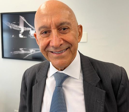 Confúcio Moura entrega equipamentos de informatização escolar nesta quinta-feira em Vilhena