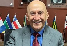 Confúcio Moura concorre ao prêmio “Congresso em Foco” por se dedicar à educação com eficácia