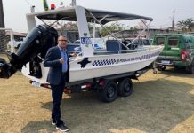 Alex Silva entrega embarcação e medalhas de honra ao mérito ao batalhão de polícia de fronteira