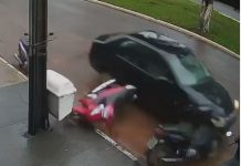 Câmera de segurança registra momento em que motorista bate em quatro motos e foge em Vilhena