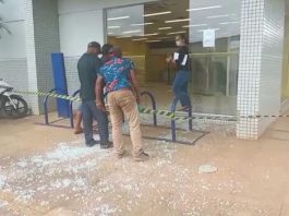 Criminosos explodem caixa eletrônico com dinamite em RO