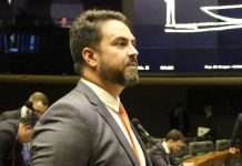 Léo Moraes vai concluir o mandato com mais de mil proposições na Câmara dos Deputados