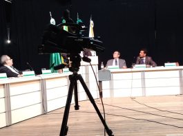 Após discursos inflamados e até corte de microfone, grupo de vereadores se retira de sessão e eleição do novo presidente é adiada em Cacoal