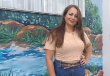 Nascida em Vilhena, pintora e professora de artes está com nova exposição de telas na cidade