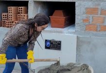 VÍDEO: conheça a primeira mulher coveira de Vilhena; um exemplo de vida