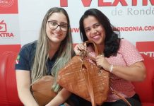 HONESTIDADE: jovem encontra bolsa com dinheiro, celular, documentos e chaves, procura dona e devolve em Vilhena