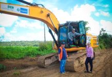 Deputada Rosangela Donadon acompanha serviço de recuperação realizado pelo DER na RO-443 em Vilhena