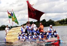 Passagem da Procissão do Divino mobiliza comunidade em Pimenteiras