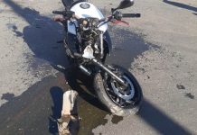 Motociclista é socorrido ao hospital após bater em carro em Vilhena