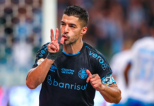 Grêmio vence Bahia, chega a quatro triunfos consecutivos e se mantém vivo na luta pelo título no Brasileirão