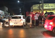 Motociclista é socorrido ao hospital após colisão com carro em Vilhena