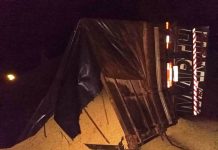 Carreta tomba na BR-435 próximo a Colorado; trânsito está interrompido