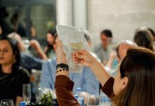 Wine Tasting com a chef e sommelier Míriam Arazini encanta amantes de vinhos no 7º Sicoob Sabor