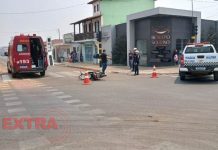 VÍDEO: cruzamento em semáforo com defeito é ponto de acidente entre carro e moto em Vilhena