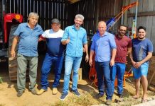 Ezequiel Neiva entrega equipamentos e implementos agrícolas em Colorado