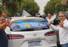 Adesivaço na Praça dos Pioneiros marca início da campanha de Sinésio José para prefeito de Cerejeiras
