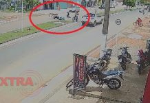 Câmera de segurança flagra acidente entre motocicleta e ciclista em Vilhena