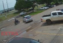 Câmera de segurança registra acidente entre carro e moto no centro de Vilhena