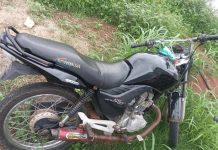 PM apreende motocicleta sem placa e conduz suspeito à delegacia em Cerejeiras