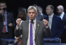 MAIOR ALÍQUOTA DO MUNDO: Senador Bagattoli vota contra a regulamentação da Reforma Tributária