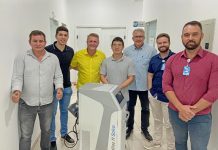 Luizinho Goebel entrega equipamento moderno para cirurgias renais em Vilhena