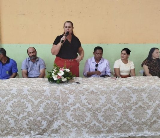 Prefeitura de Pimenteiras entrega materiais escolares e caixas literárias para alunos da rede municipal
